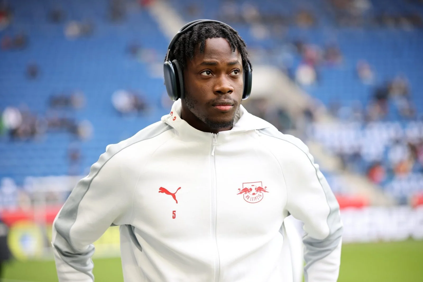 Galatasaray, El Chadaille Bitshiabu’yu Transfer Etti! Leipzig’den Savunmaya Genç Takviye
